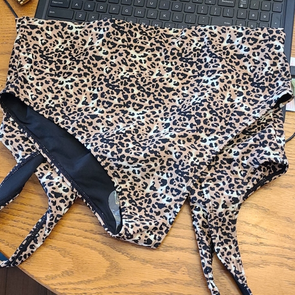 🚺 Ladies swimsuit XL - Picture 8 of 10